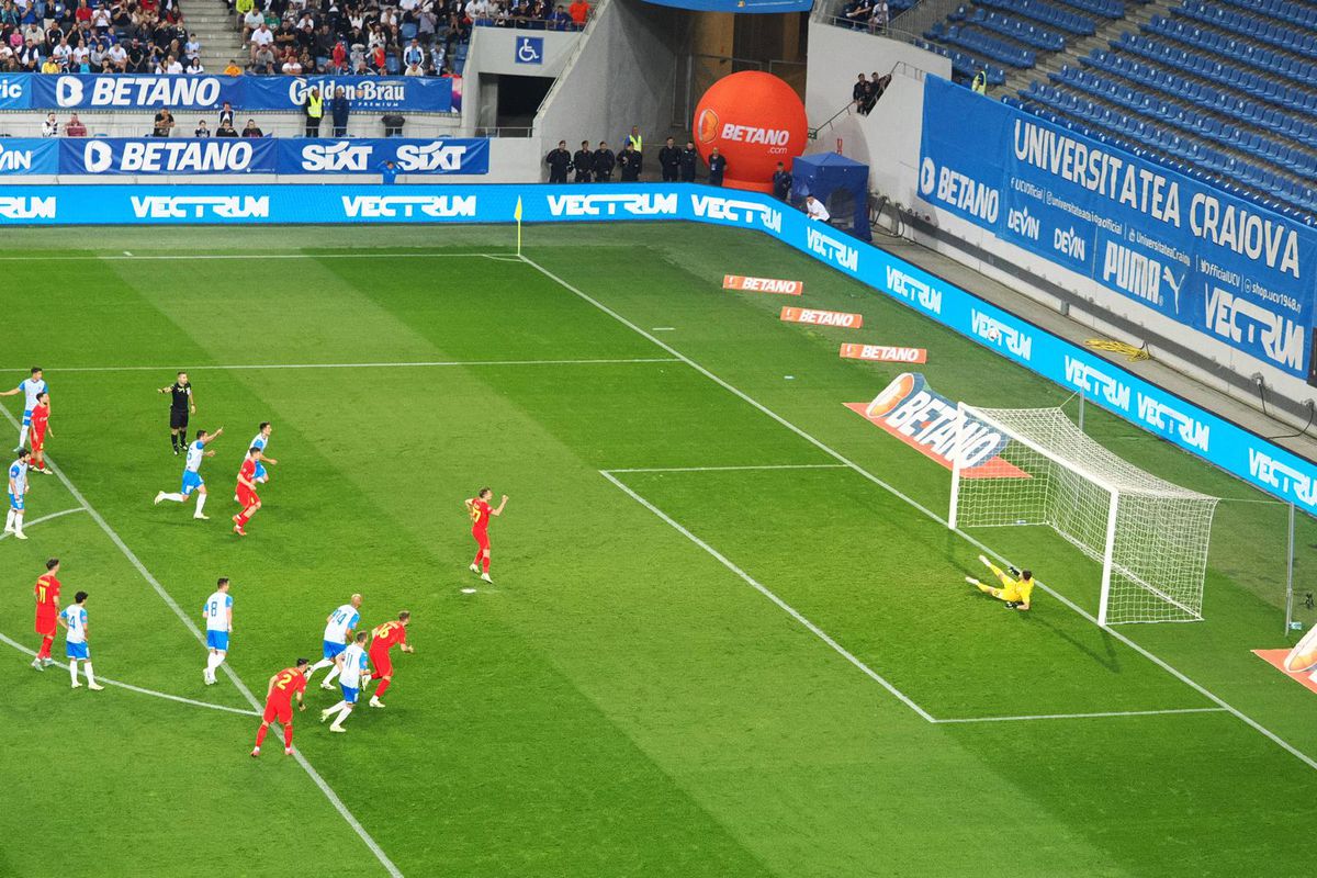 Dublă eroare de arbitraj la penalty-ul din Craiova - FCSB + Reacția lui MM Stoica la „oficială”