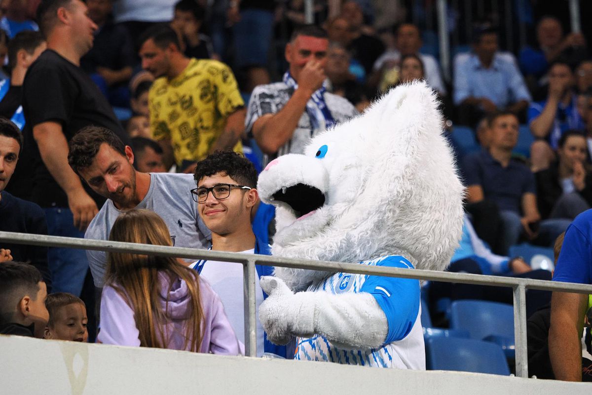 Faza trecută cu vederea în minutul 81 din Craiova - FCSB » Moment tensionat între „frații” Mitriță și Băluță! I-a râs în față