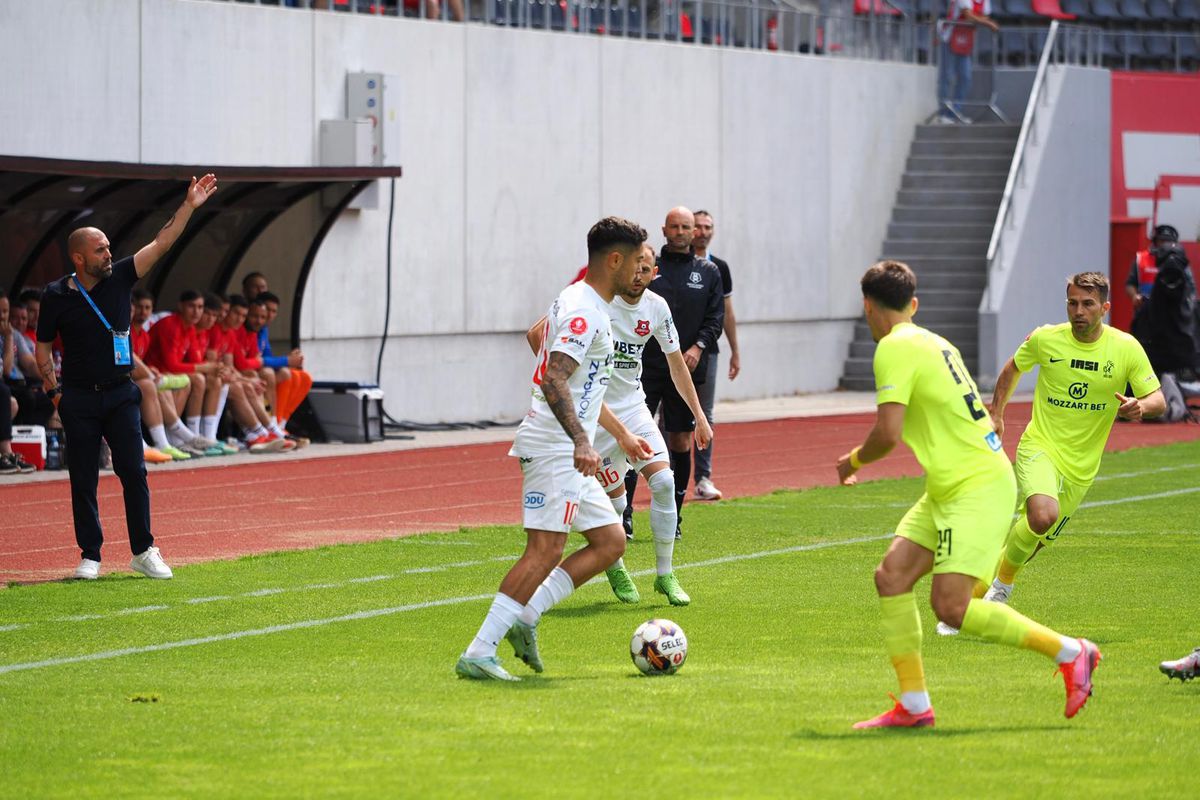 Poli Iași, victorie controversată la Sibiu: „Rușine, rușine să vă fie!” » Dinamo e ultima și doar un MIRACOL o ține în Superligă!