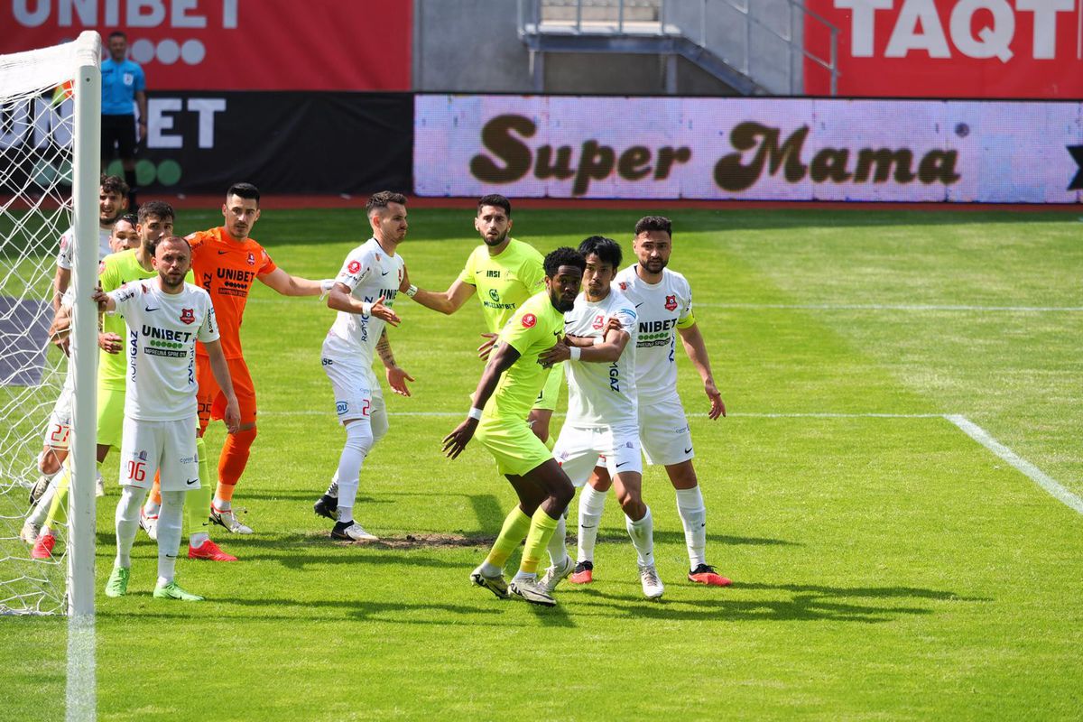 Poli Iași, victorie controversată la Sibiu: „Rușine, rușine să vă fie!” » Dinamo e ultima și doar un MIRACOL o ține în Superligă!