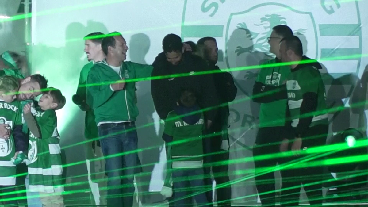 Noapte albă la Lisabona! Sporting a câştigat campionatul Portugaliei și mii de fani au ieșit pe străzi