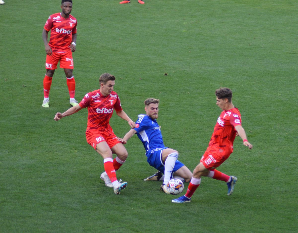 Rezultat important pentru Dinamo în UTA Arad - FCU Craiova