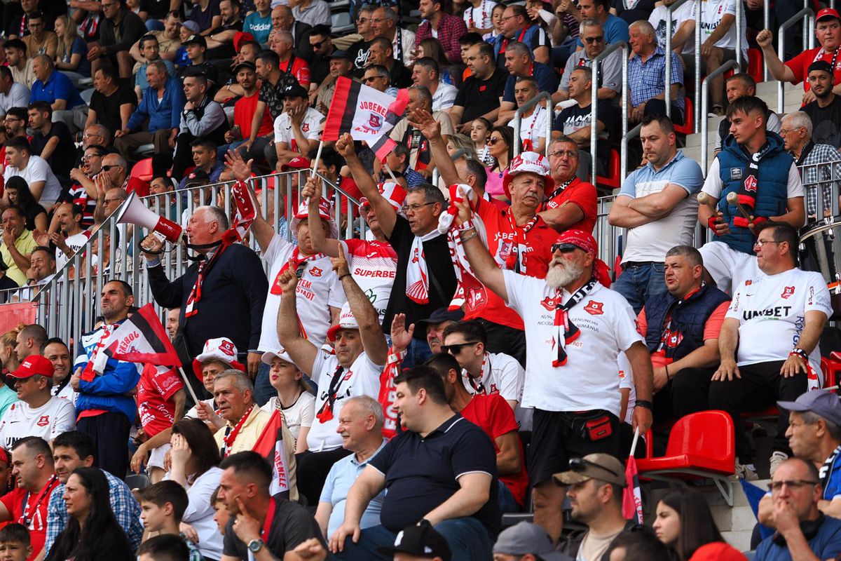 Poli Iași, victorie controversată la Sibiu: „Rușine, rușine să vă fie!” » Dinamo e ultima și doar un MIRACOL o ține în Superligă!