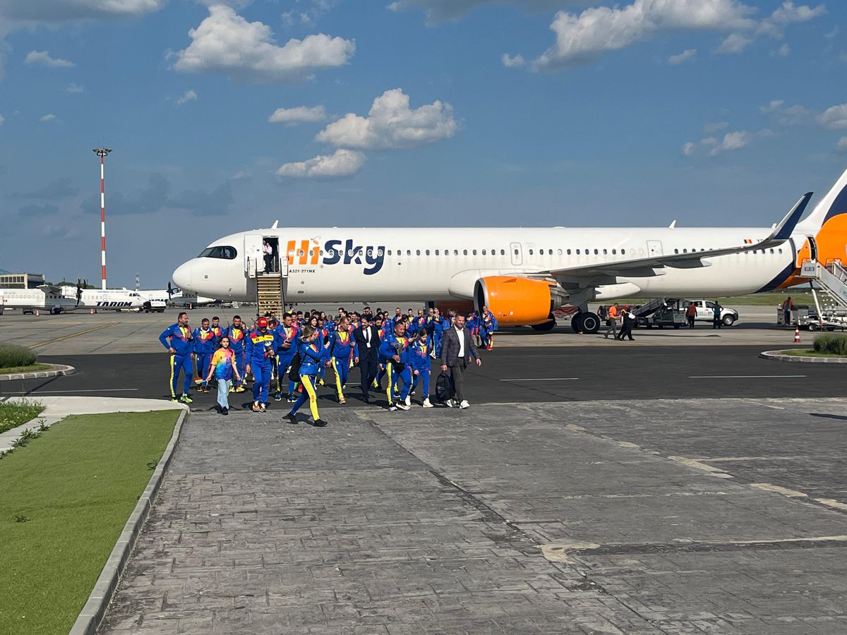 Românii campioni ai Europei la culturism și fitness au fost primiți în Salonul Oficial de la Otopeni » Veteranul lotului, Vasile Șerban, a explicat cum se motivează la 74 de ani