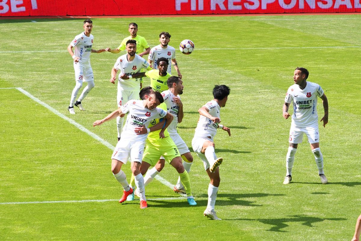 Poli Iași, victorie controversată la Sibiu: „Rușine, rușine să vă fie!” » Dinamo e ultima și doar un MIRACOL o ține în Superligă!