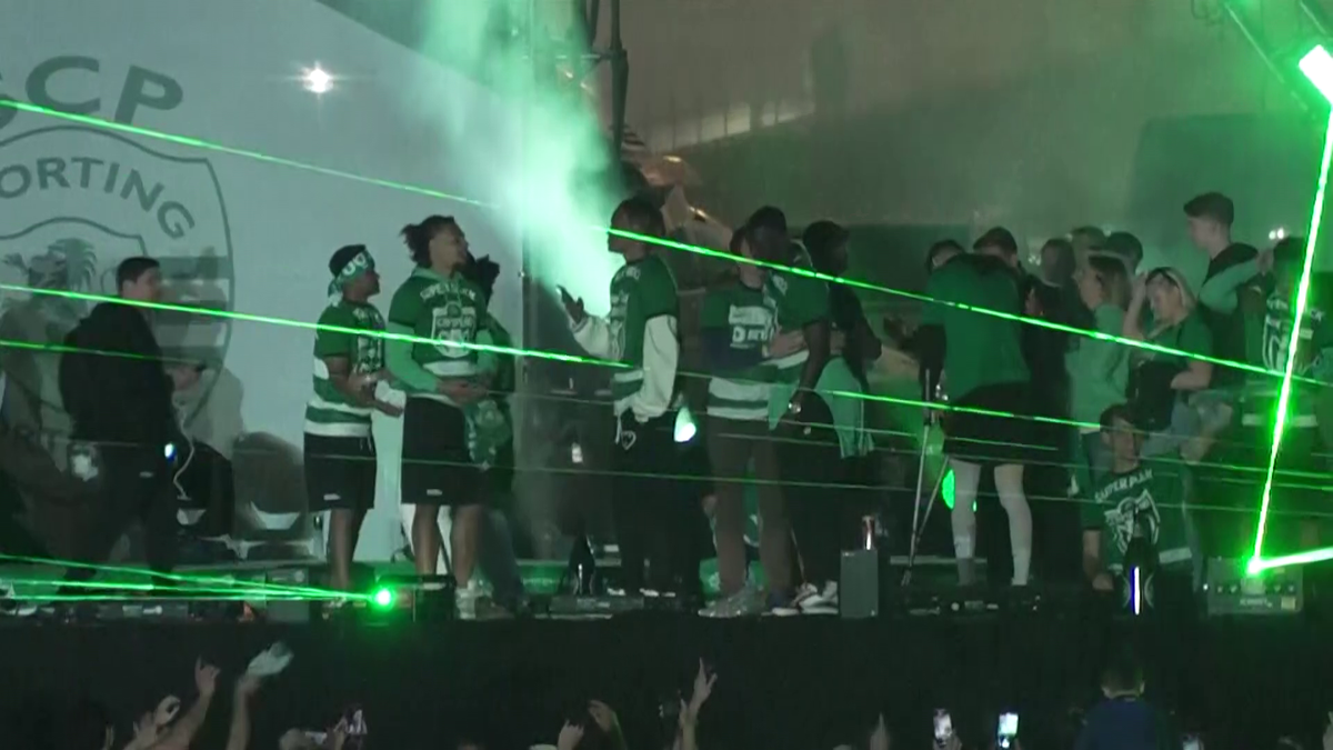 Noapte albă la Lisabona! Sporting a câştigat campionatul Portugaliei și mii de fani au ieșit pe străzi