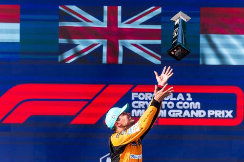 Lando Norris (24 de ani), pilotul celor de la McLaren, a câștigat Marele Premiu de Formula 1 de la Miami. Este primul triumf din carieră în „Marele Circ”.