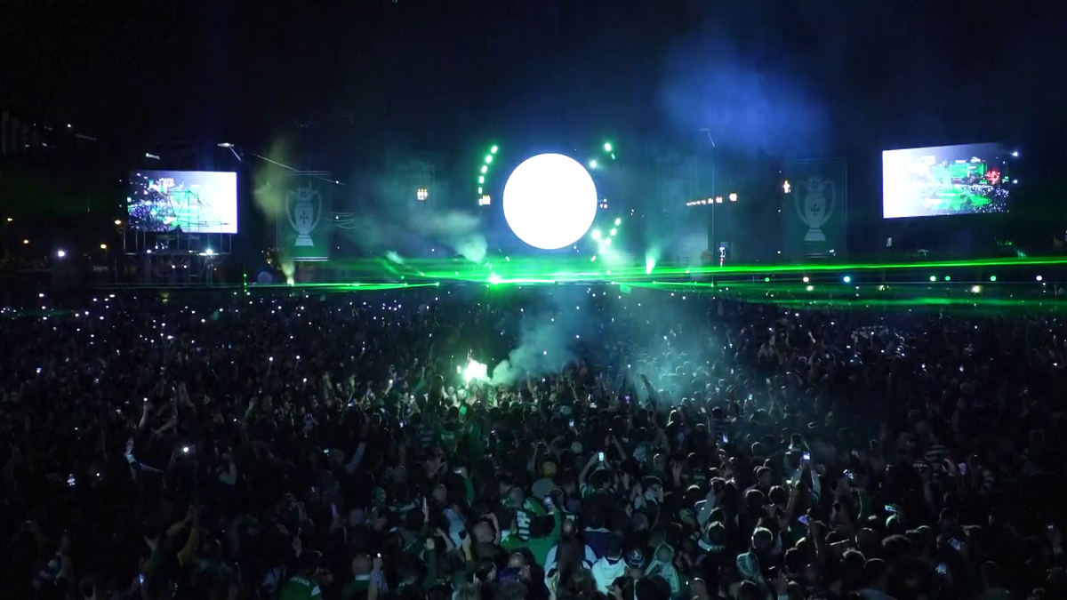 Noapte albă la Lisabona! Sporting a câştigat campionatul Portugaliei și mii de fani au ieșit pe străzi