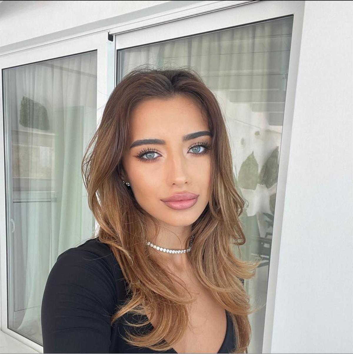 Alexandra Ionela - iubita Dennis Man