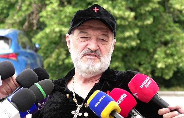 Gigi Becali s-a luat de doi jucători după FCSB - Dinamo: „A dormit pe teren! Voiam să-l scot la pauză”