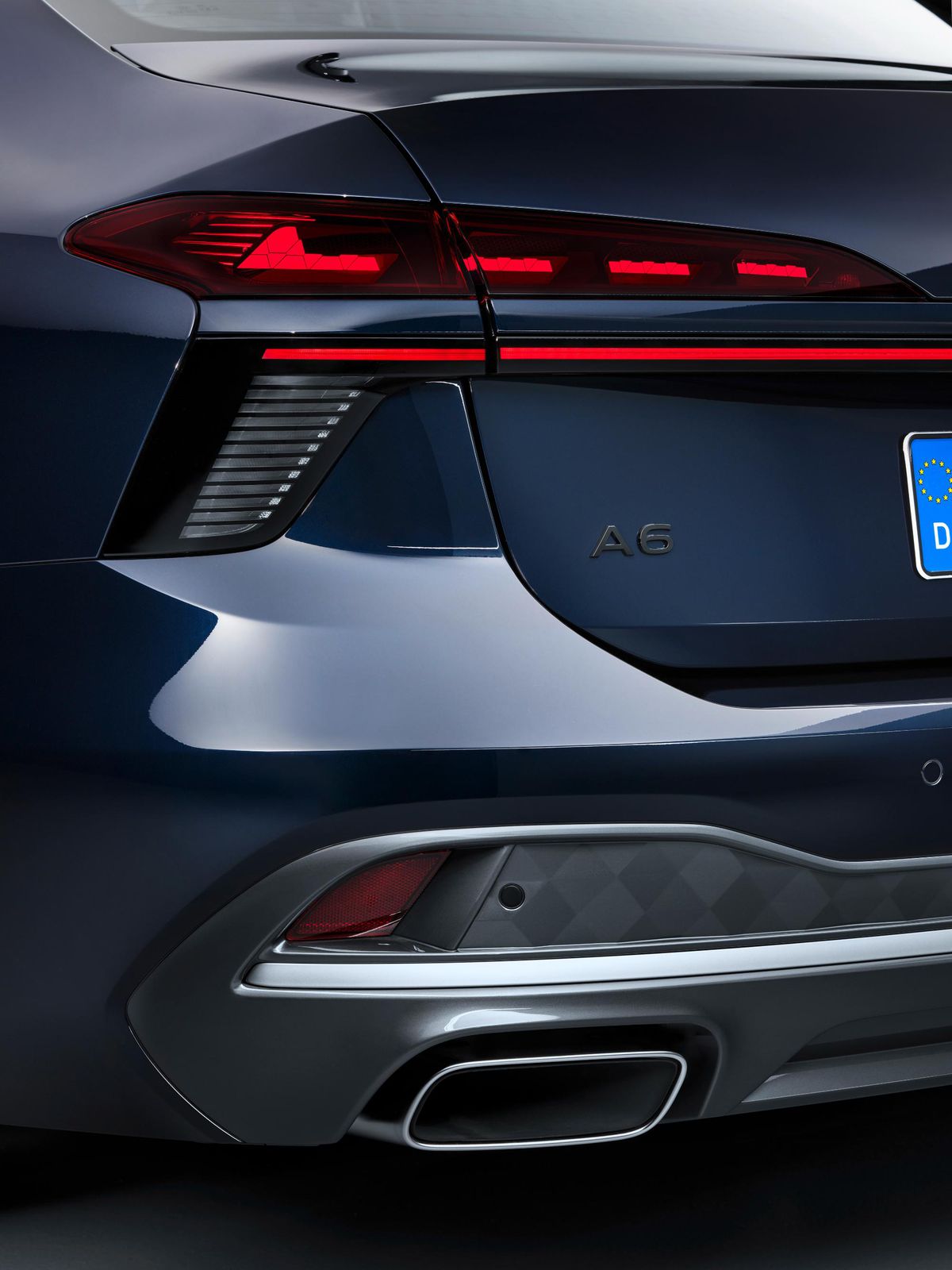 Mașina de lux a fost lansată și în România! Este mai ieftină decât BMW și Mercedes