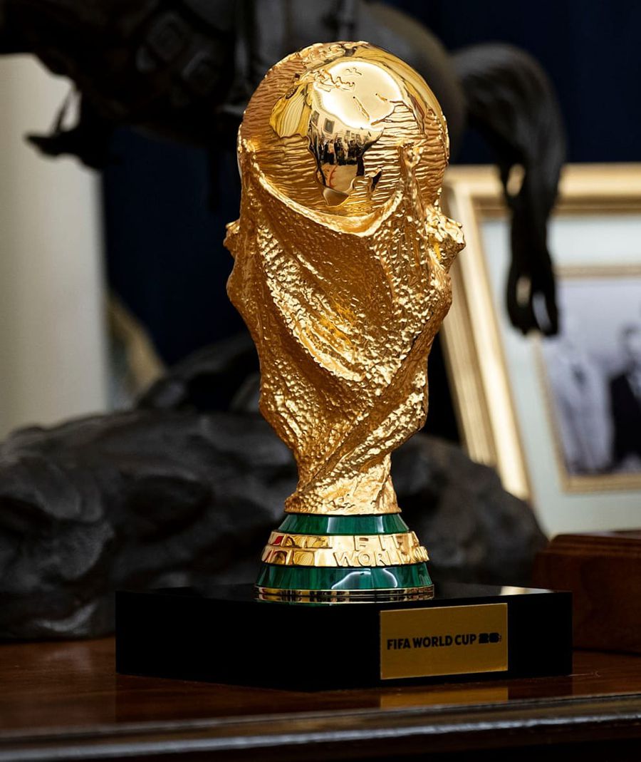Trofeul Mondialului 2026, competiție rezervată echipelor naționale Donald Trump încurcă trofeele Mondialelor! » Ce le-a zis jurnaliștilor și ce era, de fapt