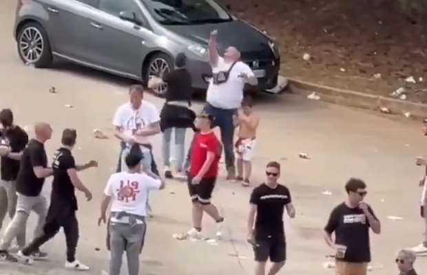 Scene reprobabile în Italia! Un bărbat a fost lovit cu brutalitate de ultrași chiar în fața fiului său