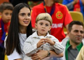 Imaginile serii la FCSB - Dinamo » Florin Tănase, emoționat: cum a fost surprins alături de micuțul Zian și de soția Medeea