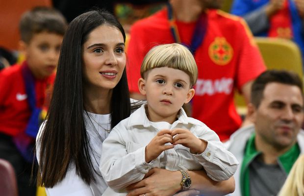 Imaginile serii la FCSB - Dinamo » Florin Tănase, emoționat: cum a fost surprins alături de micuțul Zian și de soția Medeea