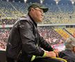 Momente inedite pe Arena Națională, cu Mircea Lucescu în prim-plan! Selecționerul a beneficiat de masaj pe toată durata meciului FCSB - Dinamo