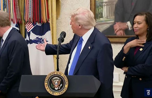 Donald Trump încurcă trofeele Mondialelor! » Ce le-a zis jurnaliștilor și ce era, de fapt