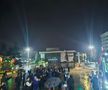Nebunie în centrul orașului, aproape de miezul nopții: au sărbătorit promovarea în ploaie, cu zeci de torțe! Imaginile momentului