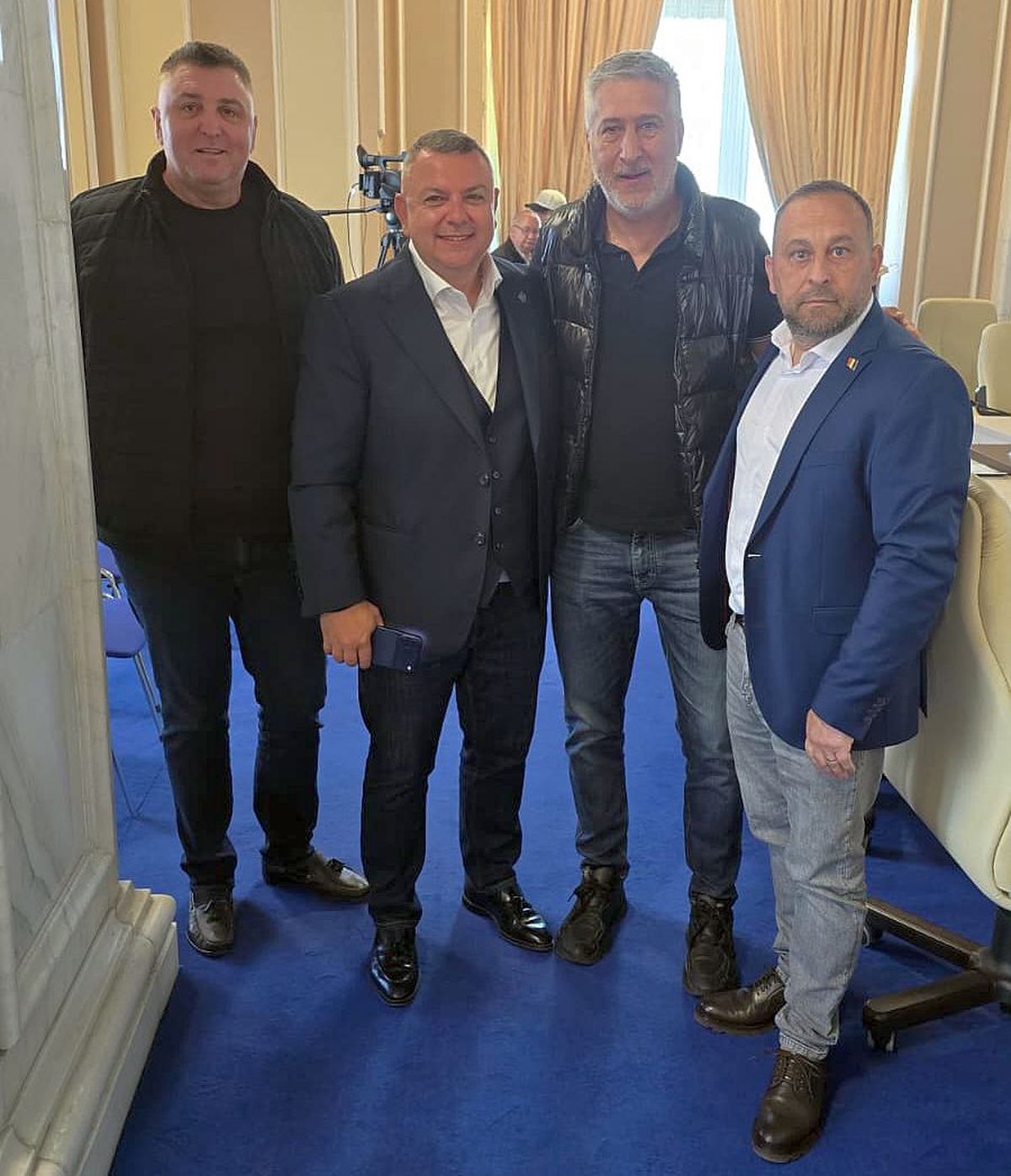 Steaua '86 în Camera Deputaților » Parlamentarii AUR au „confiscat” sărbătoarea, Balint a cerut indemnizații de merit pentru toată echipa: „În mod firesc și drept”