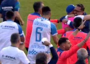 Imaginile bucuriei » Corvinul a declanșat fiesta, după promovarea matematică în Superliga