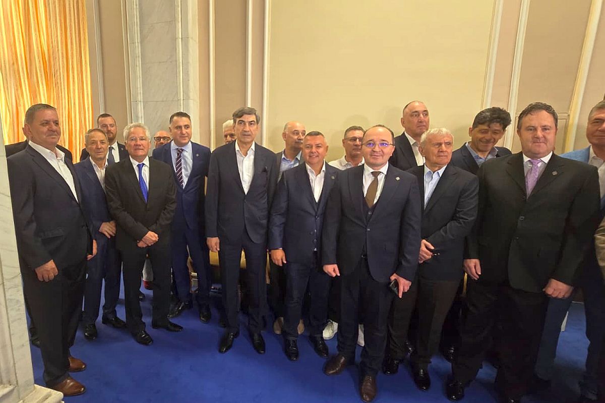 Steaua '86 în Camera Deputaților » Parlamentarii AUR au „confiscat” sărbătoarea, Balint a cerut indemnizații de merit pentru toată echipa: „În mod firesc și drept”
