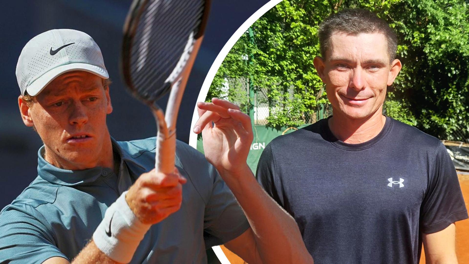 Vladimir Filip și Jannik Sinner în timpul unui meci de tenis juniori pe zgură, Filip dominând schimburile la fileu. | sursa foto: Gazeta Sporturilor
