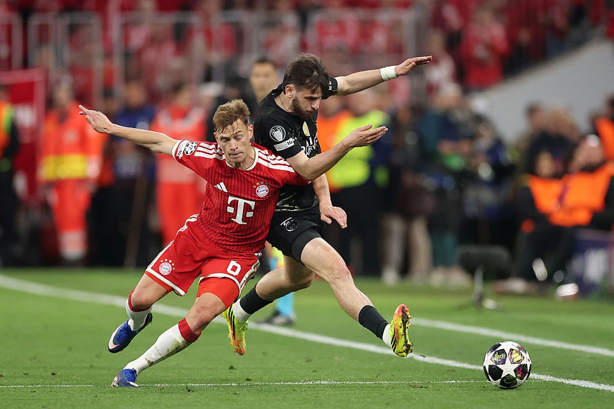 Detaliu straniu: de ce Luis Enrique îi ordona lui Safonov să „țintească” tribunele la degajări » Kompany a mușcat momeala!