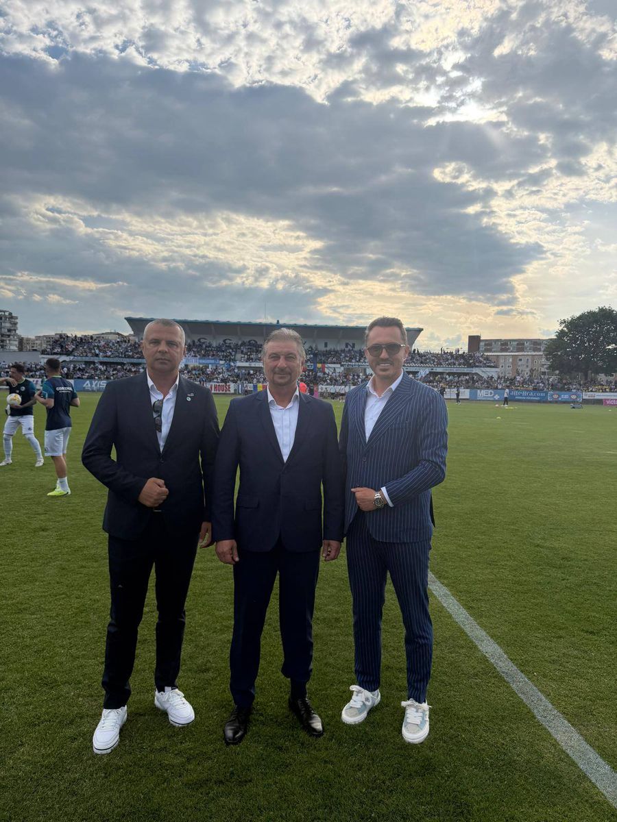 Reacția conducerii după promovarea Corvinului în Superliga: „Nea Mircea! Mi-ai cerut, în urmă cu un an”