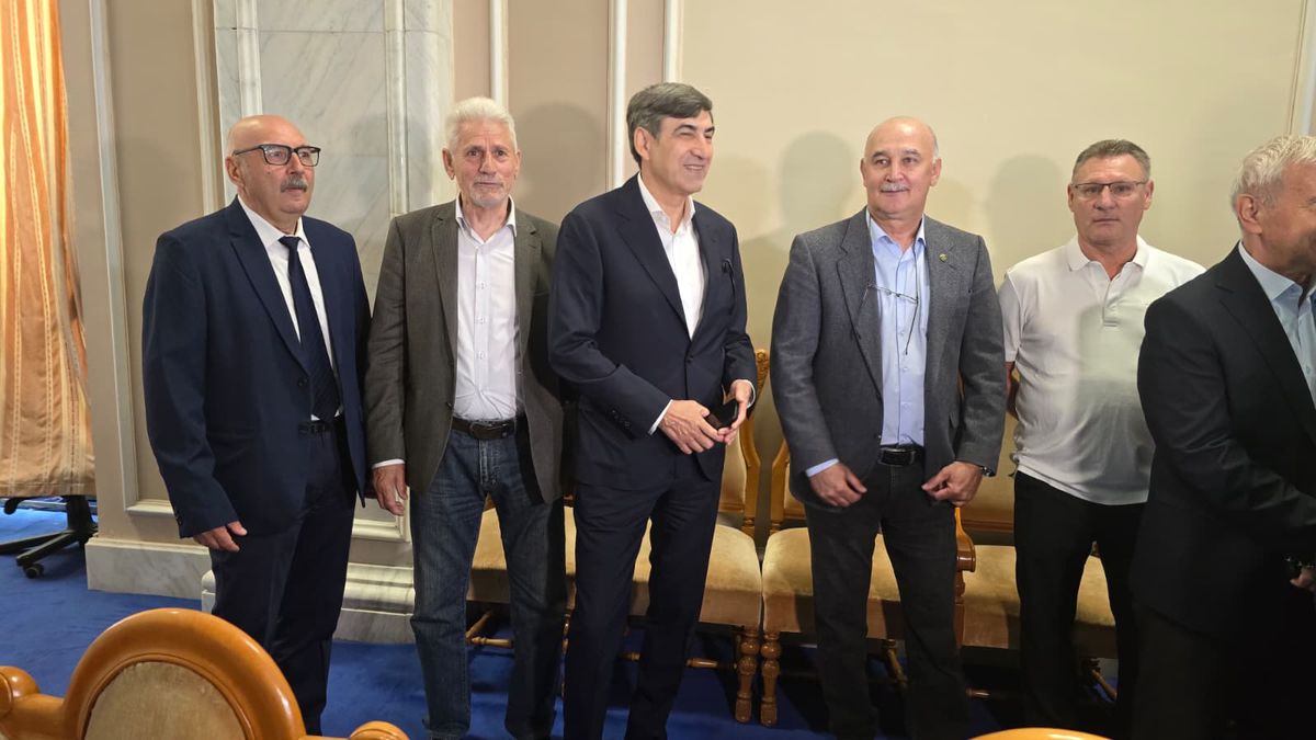 Steaua '86 în Camera Deputaților » Parlamentarii AUR au „confiscat” sărbătoarea, Balint a cerut indemnizații de merit pentru toată echipa: „În mod firesc și drept”