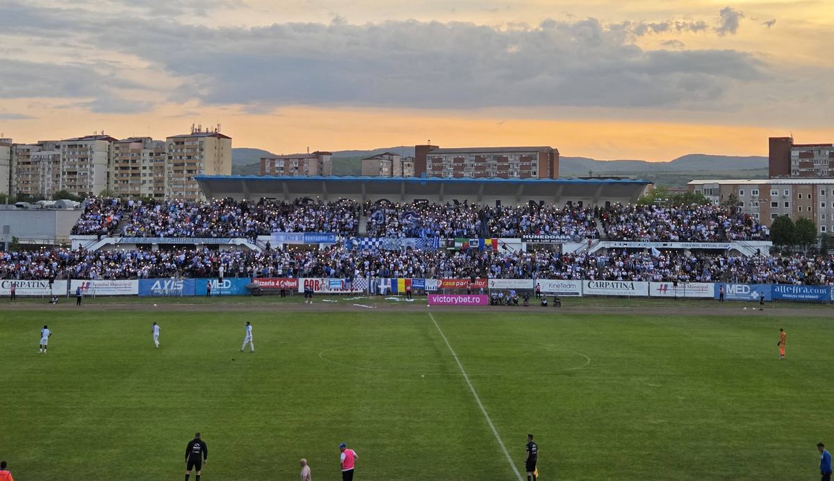 Reacția conducerii după promovarea Corvinului în Superliga: „Nea Mircea! Mi-ai cerut, în urmă cu un an”