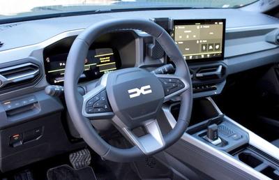 Dacia, „dormitor pe roți” » Imagini surprinzătoare: cum arată mașina-casă care nu a existat vreodată