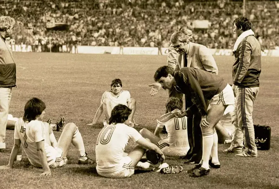 Anghel Iordănescu, interviu de colecție la 40 de ani de la Sevilla: „N-am vrut să execut penalty fiindcă-mi tremurau picioarele” + Episod fabulos cu Mircea Lucescu în vestiar: „Băbăciune!”