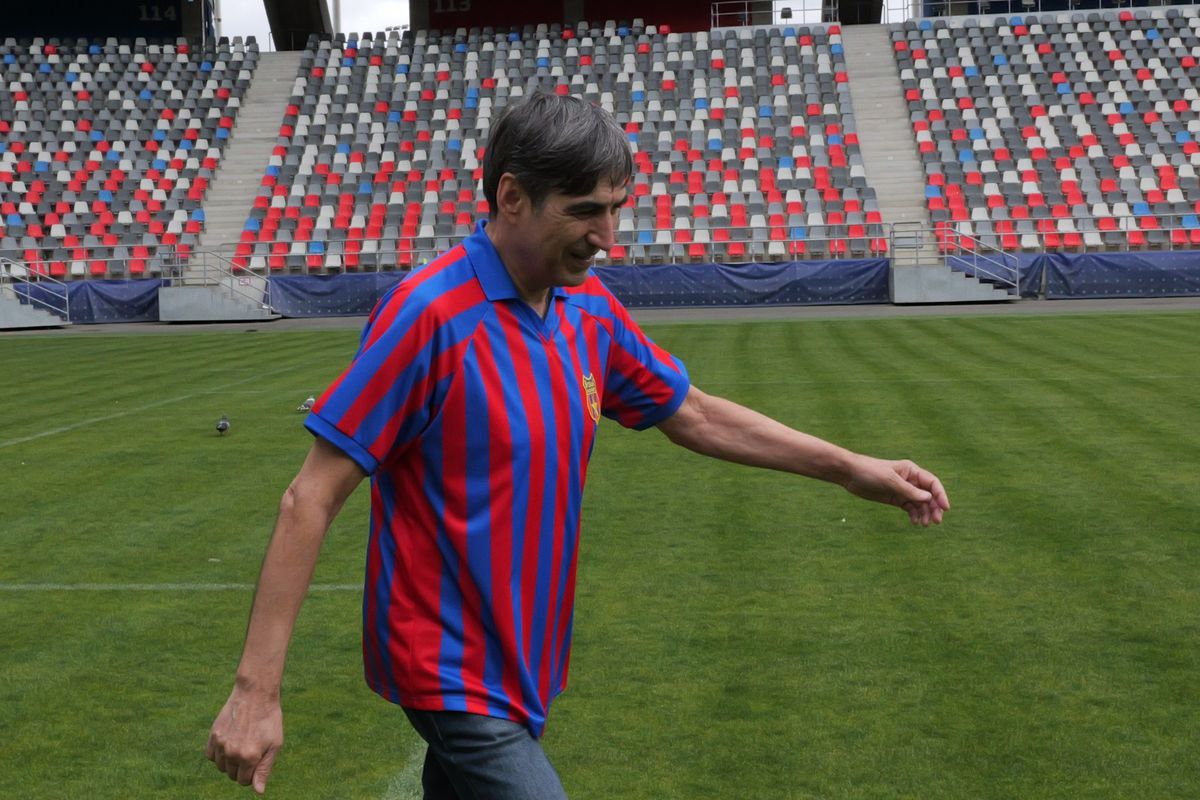 Gazeta a recreat imaginea celebră cu Victor Pițurcă pe Ghencea » „Steaua ‘86 a avut cei mai buni jucători, apoi vin Hagi, Dobrin și Balaci”