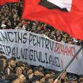 Bannere rasiste afișate la Dinamo - Rapid