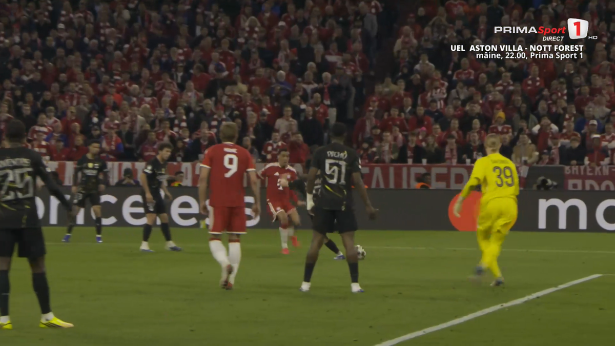 Scandal uriaș la Bayern - PSG » Nemții au năvălit peste arbitru