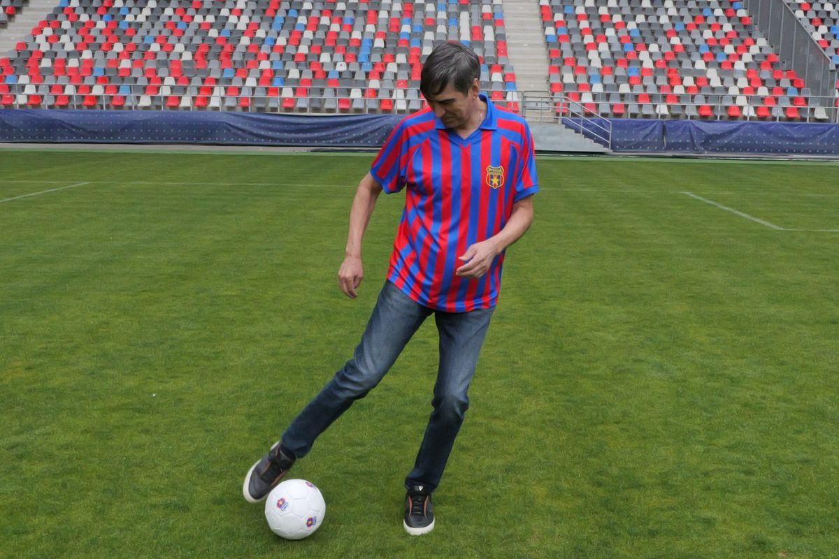 Gazeta a recreat imaginea celebră cu Victor Pițurcă pe Ghencea » „Steaua ‘86 a avut cei mai buni jucători, apoi vin Hagi, Dobrin și Balaci”