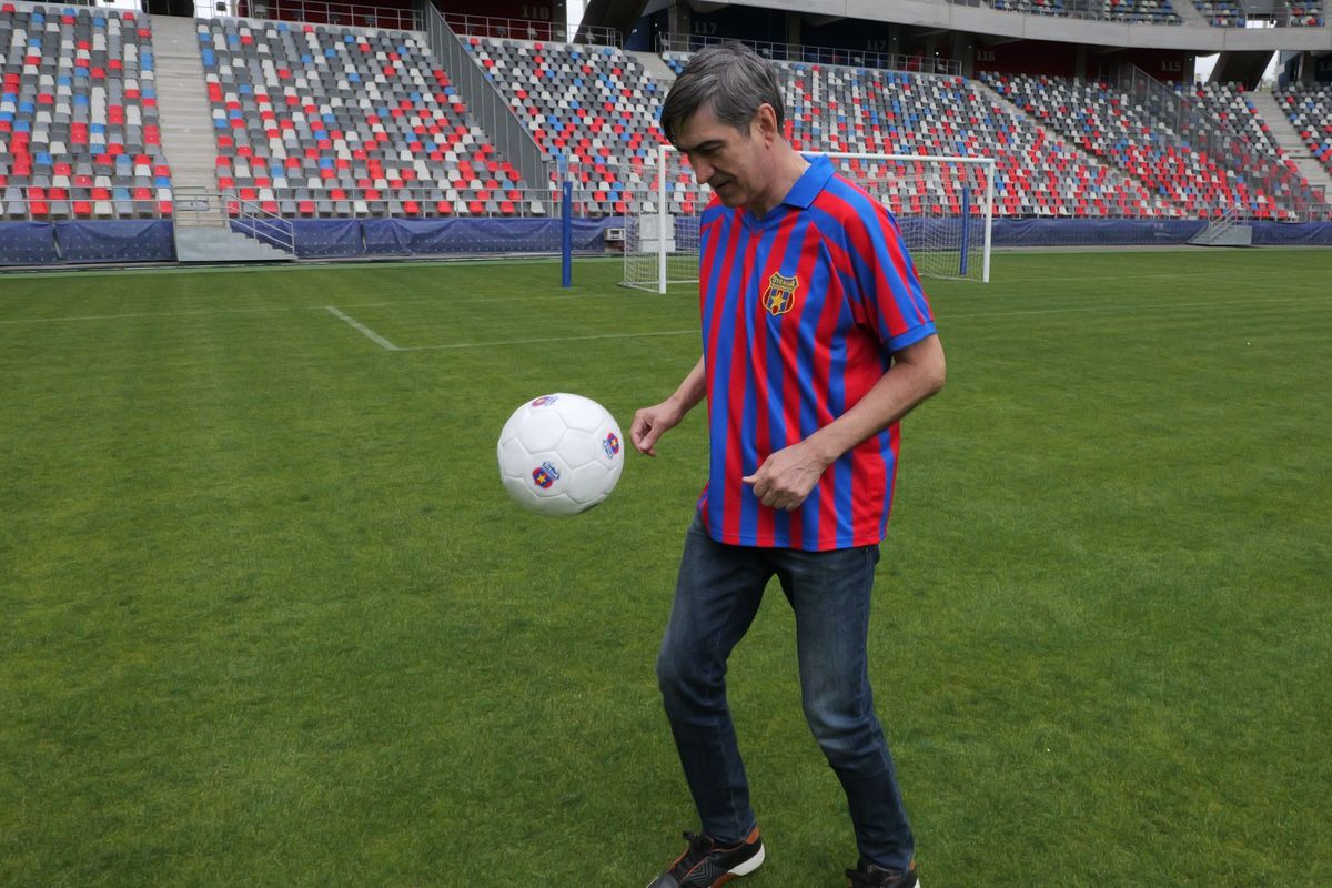 Gazeta a recreat imaginea celebră cu Victor Pițurcă pe Ghencea » „Steaua ‘86 a avut cei mai buni jucători, apoi vin Hagi, Dobrin și Balaci”