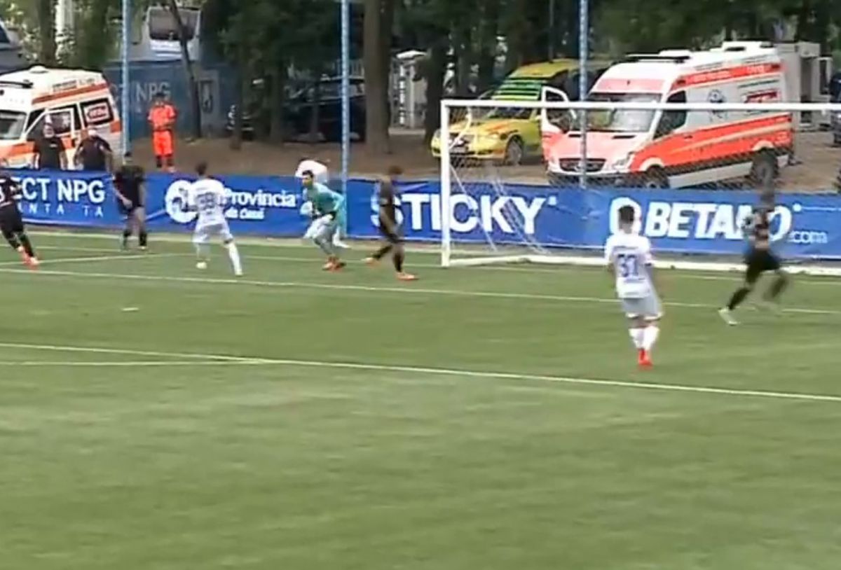 FOTO Alarmă pentru Cristiano Bergodi la Craiova: Mihăilă s-a accidentat cu Viitorul