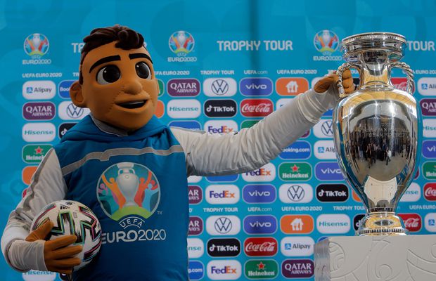 Ne facem din nou de râs » Bucureștiul a închis sute de toalete publice înainte de startul EURO 2020! În capitală sunt așteptați mii de suporteri străini la meciurile găzduite pe Arena Națională!