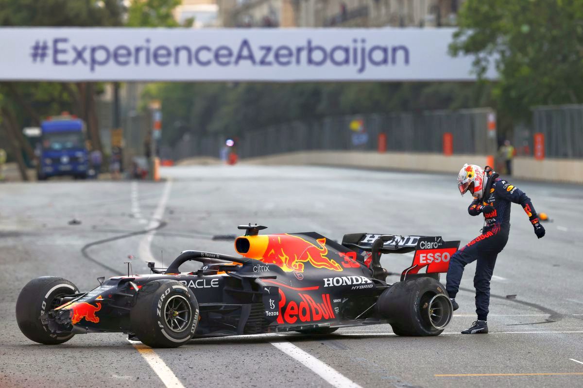 FORMULA 1. Deznodământ spectaculos în Azerbaidjan » Câștigător-surpriză, Verstappen și Hamilton, în afara punctelor! Vettel, cursă eroică!
