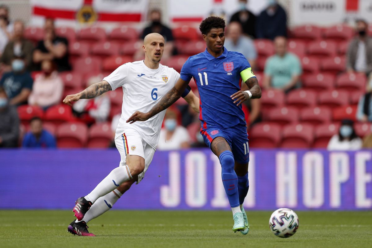 ANGLIA - ROMÂNIA: Doi „tricolori” au refuzat să îngenuncheze pentru mișcarea „Black Lives Matter” » Huiduieli pe Riverside