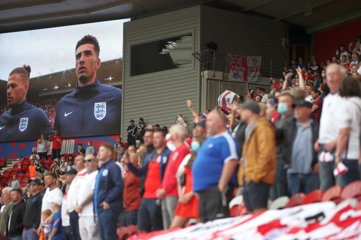 Doi „tricolori” au refuzat să îngenuncheze pentru mișcarea „Black Lives Matter” » Huiduieli pe Riverside