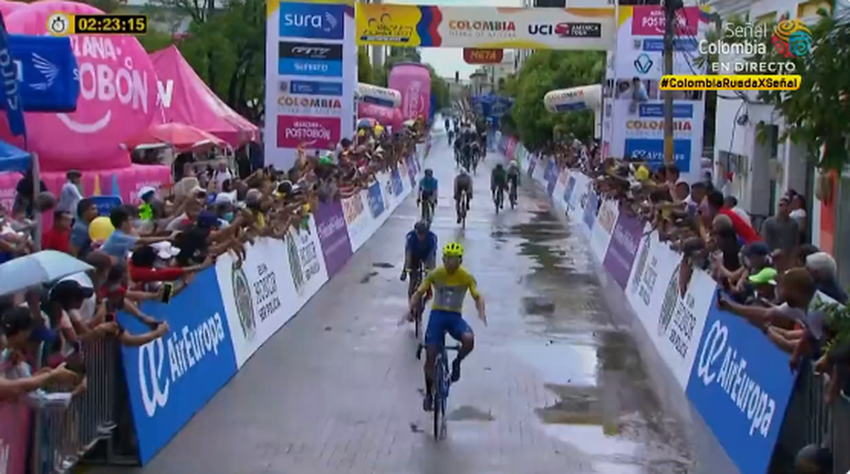 Accident incredibil într-o cursă importantă de ciclism » În plină viteză, și-a izbit soția: „Am încercat să frânez, dar bicicleta n-a răspuns”