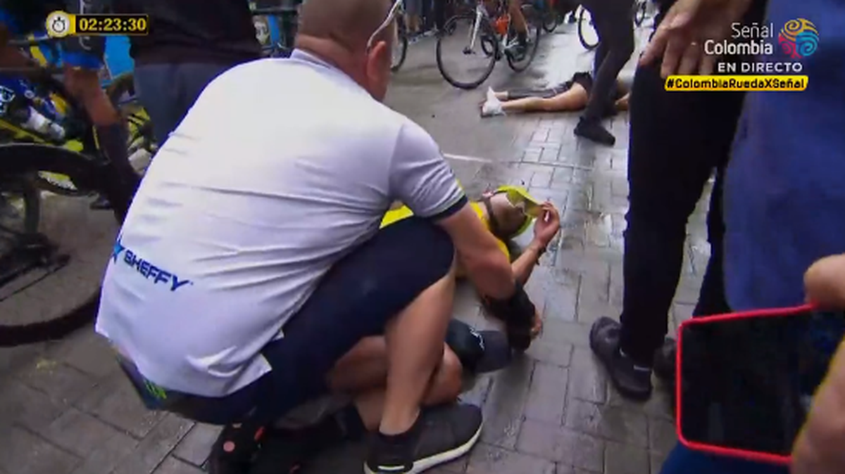 Accident incredibil într-o cursă importantă de ciclism » În plină viteză, și-a izbit soția: „Am încercat să frânez, dar bicicleta n-a răspuns”