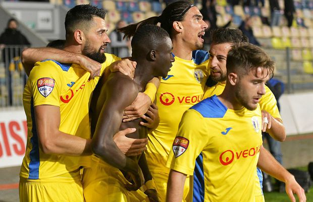 Petrolul a dat afară doi jucători după ce a revenit în Liga 1