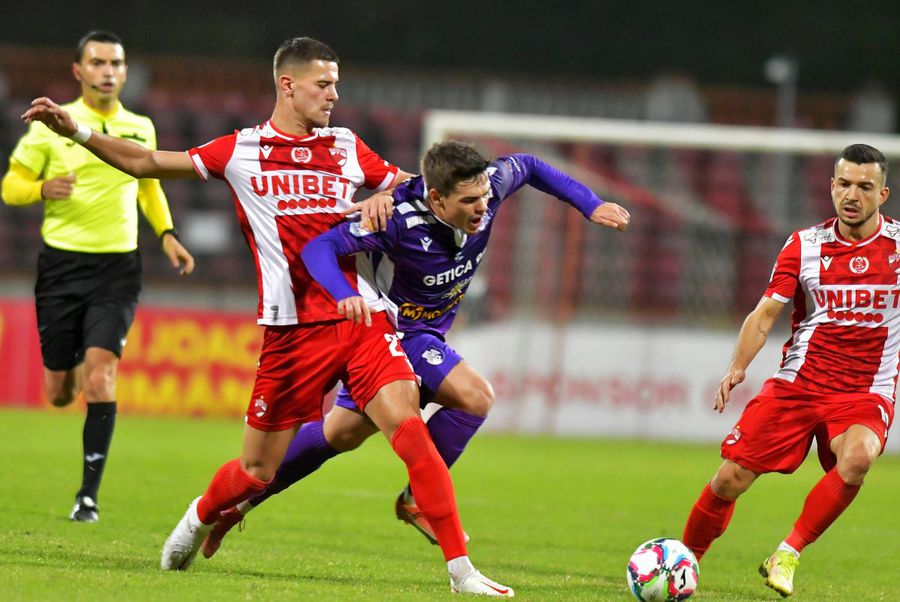 Ricardo Grigore // FOTO: Imago Ricardo Grigore: „Nu mai sunt fericit la Dinamo! Am fost aruncat de la masă. Vina e a celor care i-au adus pe jucători” + „De ce nu rămân cei care au dus echipa aici?!”