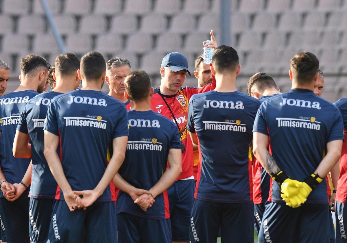 „Hai să punem toate cărțile pe masă, să nu ne mai ascundem!” » Edi Iordănescu susține că e dorit în străinătate: „Puteam să fug oricând”