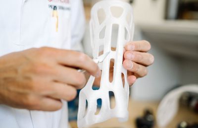 Cum să învingi dificultățile de mobilitate? Află mai multe despre orteza de picior!