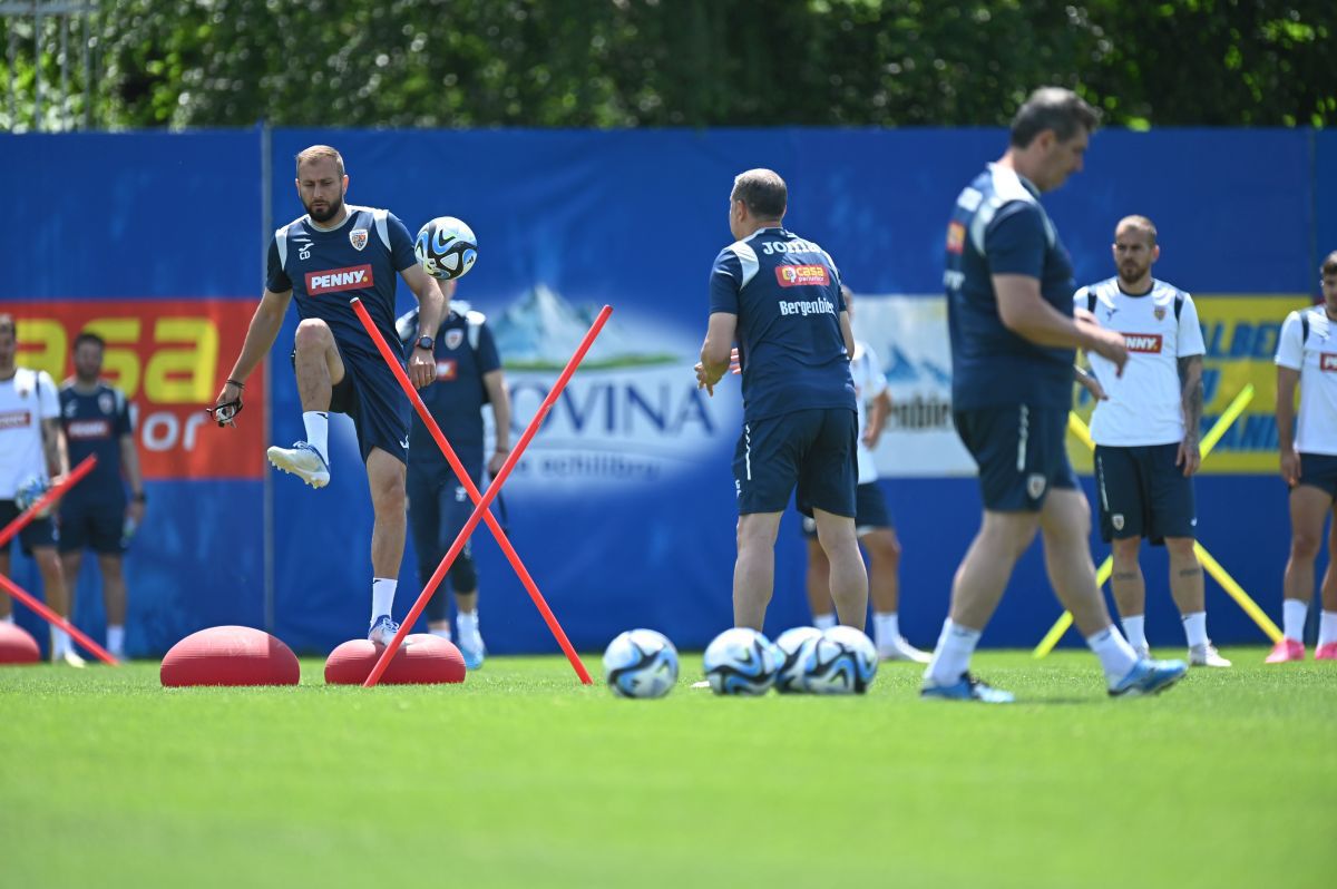 „Naționala” României s-a reunit astăzi pentru pregătirea „dublei” cu Kosovo și Elveția: „Ar fi bun și un egal cu kosovarii”