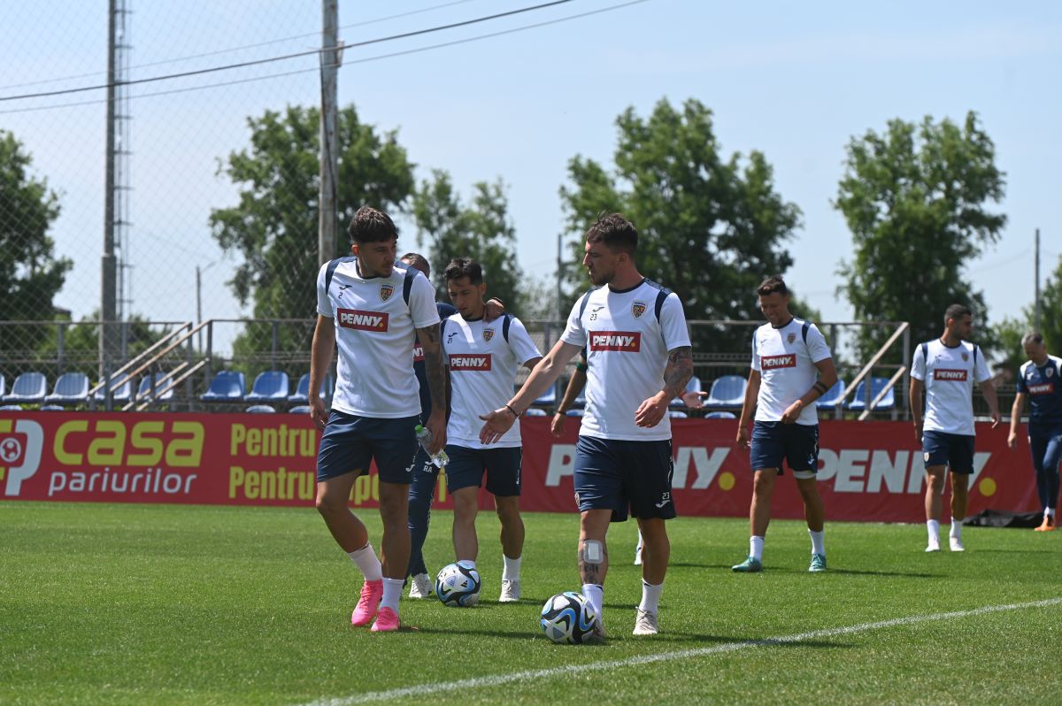 „Naționala” României s-a reunit astăzi pentru pregătirea „dublei” cu Kosovo și Elveția: „Ar fi bun și un egal cu kosovarii”